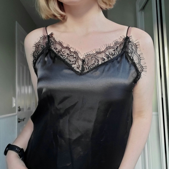 Boohoo Tops - 🌿 Boohoo Satin Lace-trim Camisole